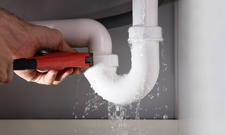 فني سباك جدة